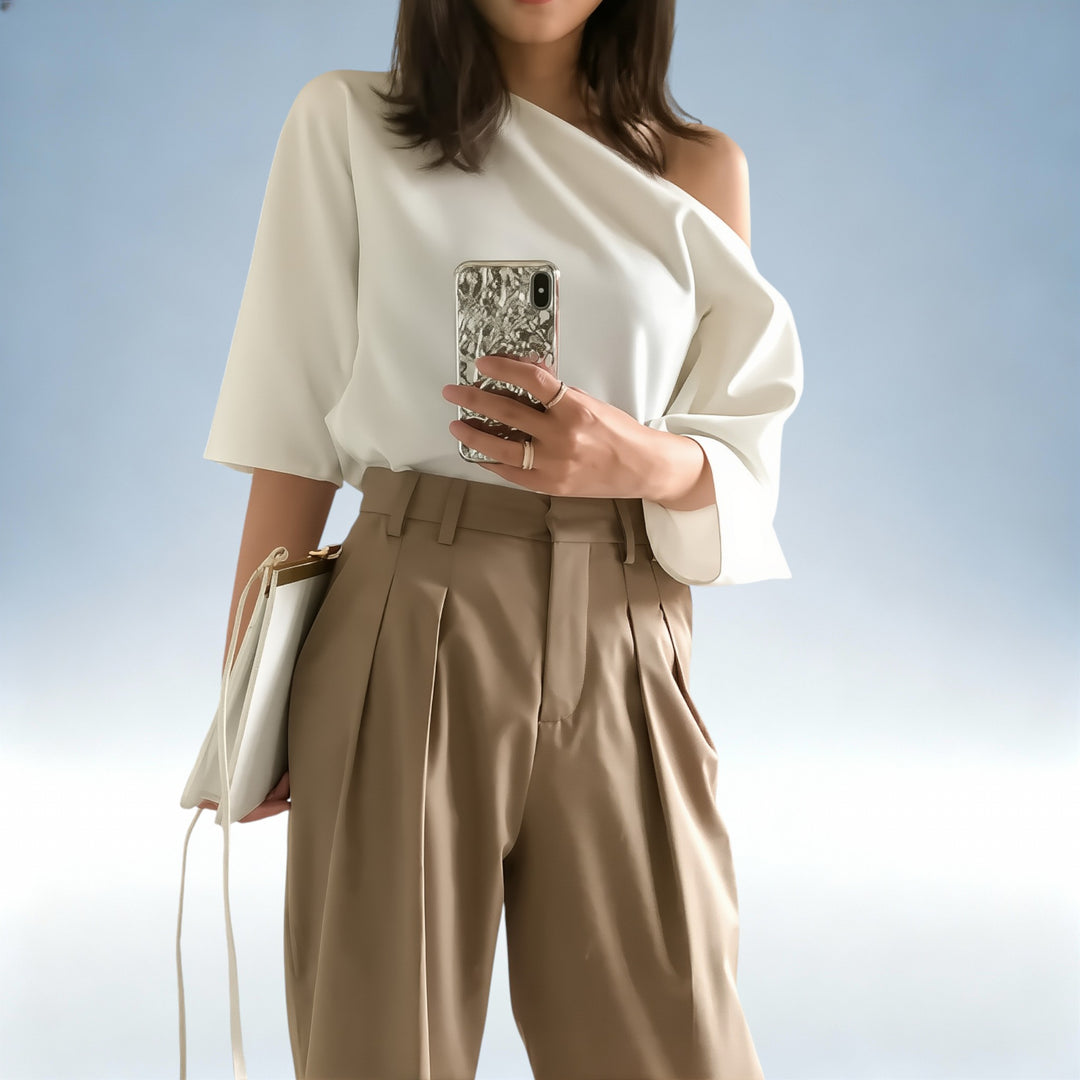 MARIANA — Blusa Assimétrica Off-Shoulder Elegante | Charme Clássico