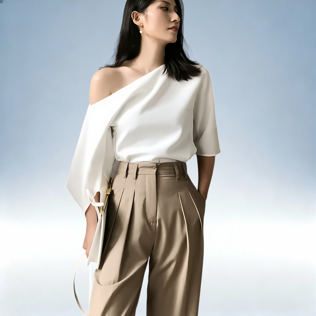 MARIANA — Blusa Assimétrica Off-Shoulder Elegante | Charme Clássico