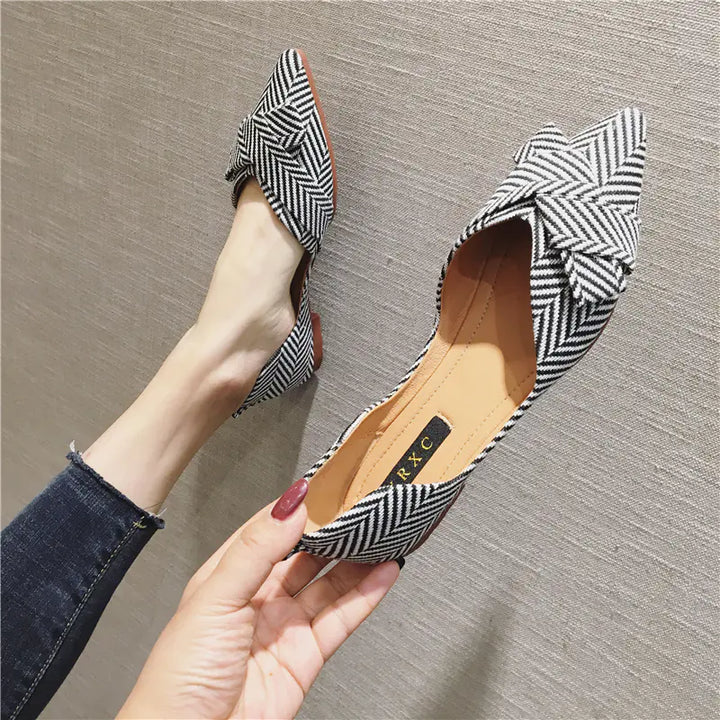 Breathable Women's Flats with Pointed Toe Design